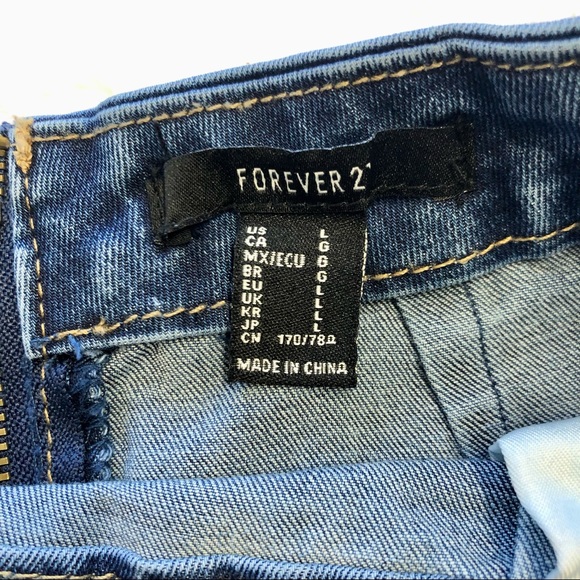 Forever 21, Raw Hem Back Zip Denim Skirt, Size Large - Picture 6 of 15